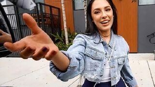 A guy fucked pretty Selena for money in her pussy