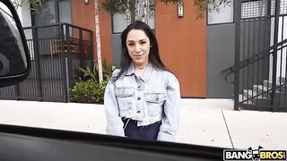 A guy fucked pretty Selena for money in her pussy