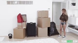 An exxxtra small mover with a great passion for sex and travel