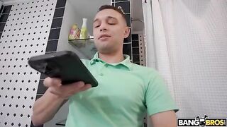 The stepson saw his sexy stepmom in the kitchen and fucked her