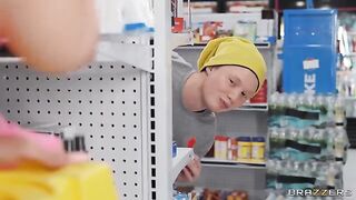 The bodega guy made a historical achievement with a stunning star in a Brazzers scene