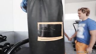 Girl gets her face smeared with cum during squats in the gym, vabbing action