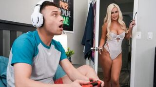 A cutie girl gets her pussy filled with cum by her stepmom
