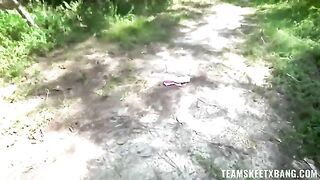 A girl who likes fucking in nature
