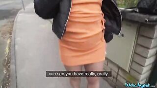 Italian beauty has lost her phone and needs help