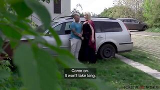 Blonde mature in a car, unexpected but hot fuck
