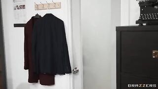 Miss Alice Wild is fucking in a glory hole for college students