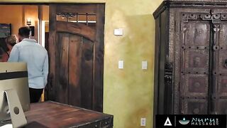 Dirty customer fucks Brandi Love by phone while she’s on a massage