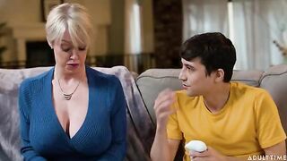 The guy did not expect such sex from his stepmother