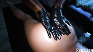 A hot massage with a nice guy who pushes his hands into her pussy