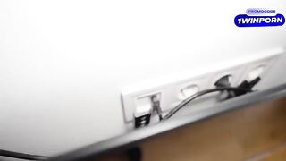 The wife got her pussy hammered by a handsome handyman