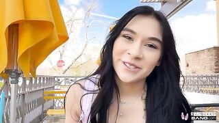 You don't think that girls on the first date don't do blowjobs? Think again!