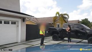 The couple fucked in the garage, it was very hot