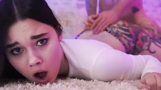 A man hard fucked a woman’s pussy with his cock in this hot vid