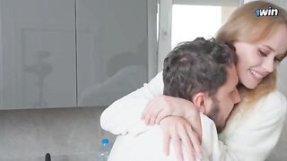 The housewife was so excited that the plumber came to fix the leak