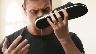 A girl knows how to make a stunning blowjob and look soulfully