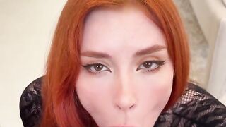 Master class in how to greet a dick, with intense passion