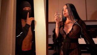 The burglar's goal was the safe, but he got the honey