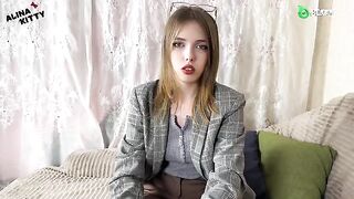 A psychologist helped a hot girl with her problems through intimate sessions
