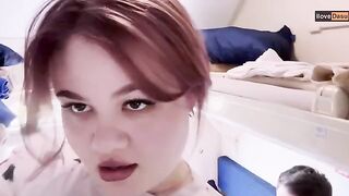 A young cute girl gets a guy’s cock in her mouth right on the train